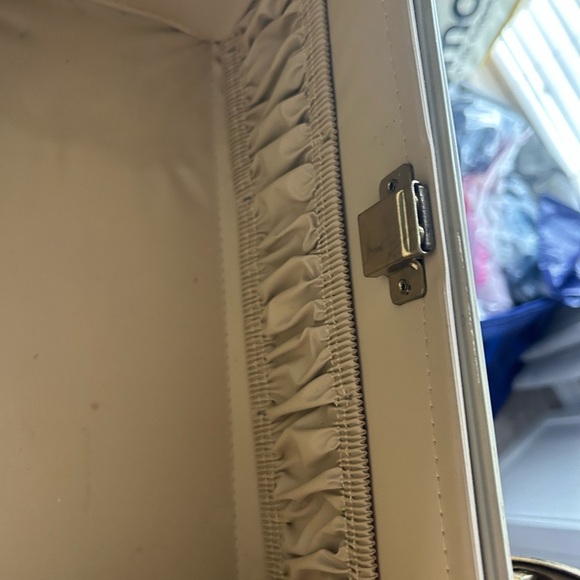 Samsonite Gold Travel Bag - Picture 9 of 13